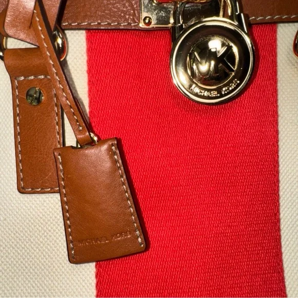 Michael Kors Hamilton Large Stripe Canvas Tote
Limited Edition Red and Cream - Picture 4 of 11